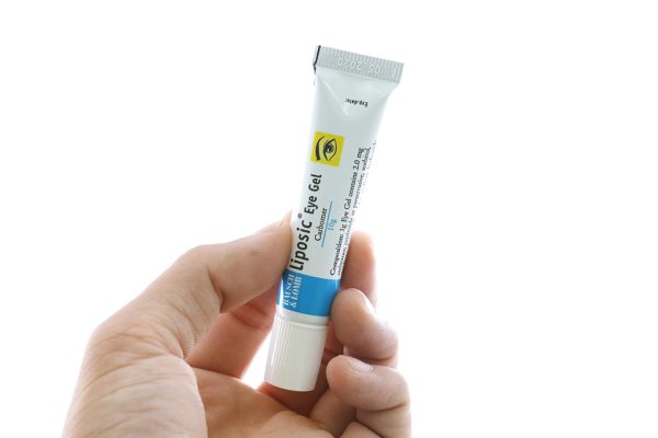Liposic Eye Gel 2mg/g trị khô mắt tuýp 10g