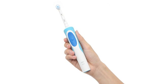 Bàn chải điện Oral-B Vitality Ultrathin Blue D12.513