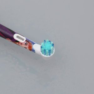 Bàn chải điện trẻ em Oral-B Vitality D12 Stages Power Frozen