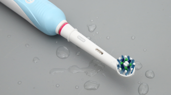 Bàn chải điện Oral-B Pro 500 CrossAction D16.513
