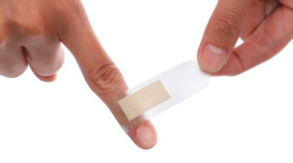 Băng cá nhân Nexcare trong suốt gói 10 miếng (19mm x 72mm)