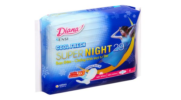 Băng vệ sinh ban đêm Diana Sensi Cool Fresh có cánh gói 4 miếng