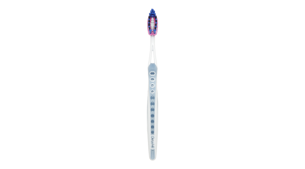 Bàn chải đánh răng Oral-B trắng sáng 3D vỉ 3 cây