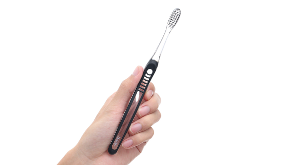 Bàn chải đánh răng Oral-B trà đen siêu mềm mảnh vỉ 3 cây