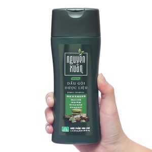 Dầu gội dược liệu Nguyên Xuân phù hợp tóc khô xơ, hư tổn chai 200ml