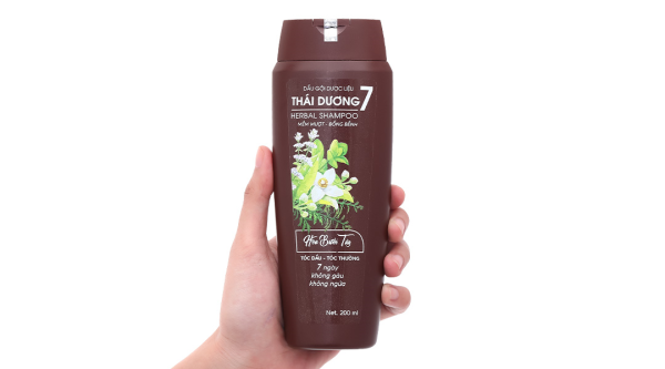 Dầu gội dược liệu Thái Dương 7 Gold sạch gàu, mềm mượt chai 200ml