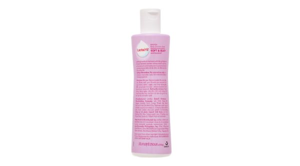 Dung dịch vệ sinh phụ nữ Lactacyd Soft & Silky giữ ẩm chai 250ml