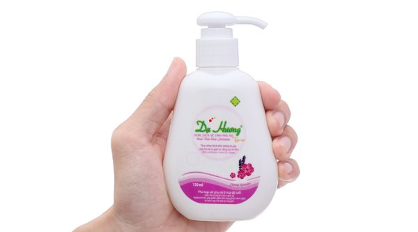 Dung dịch vệ sinh phụ nữ Dạ Hương hương lavender chai 120ml