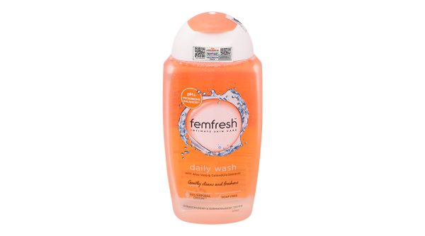 Dung dịch vệ sinh phụ nữ Femfresh Daily Wash giúp làm sạch, khử mùi chai 250ml