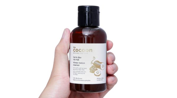 Gel rửa mặt Cocoon bí đao giảm dầu và mụn chai 140ml