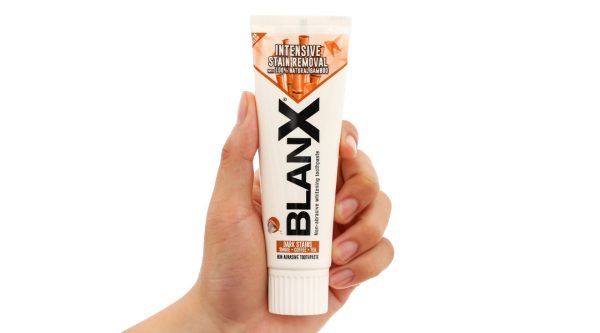 Kem đánh răng BlanX Intensive Stain Removal giúp sạch mảng bám tuýp 75ml