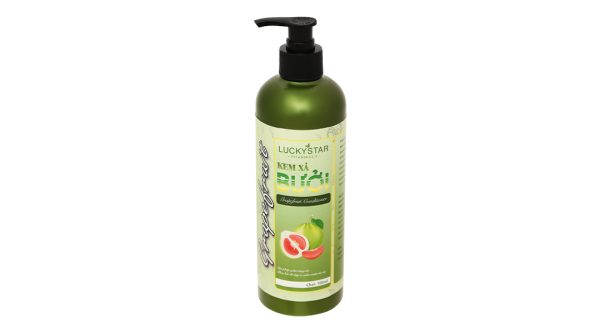 Kem xả Bưởi Lucky Star giúp phục hồi tóc mềm mượt óng ả chai 500ml
