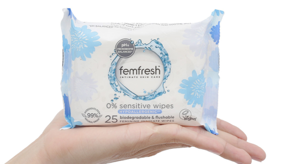 Khăn ướt vệ sinh vùng kín Femfresh Intimate Skincare 0% Sensitive cho da nhạy cảm gói 25 miếng