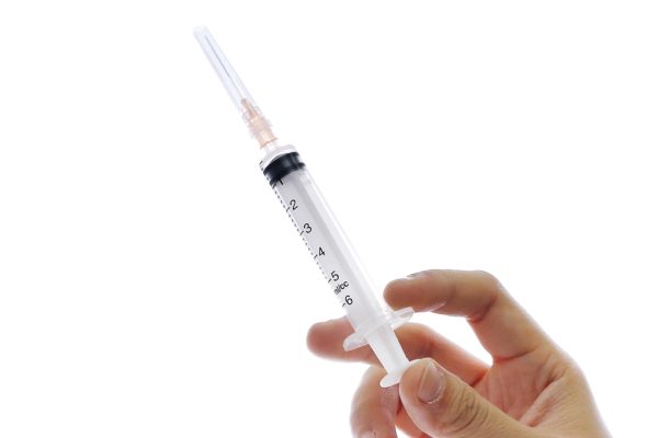Bơm kim tiêm Vinahankook (5ml/cc) hộp 100 cái