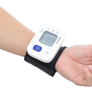 Máy đo huyết áp cổ tay tự động Omron Hem-6161