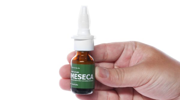 Thuốc xịt mũi Meseca Fort giảm các triệu chứng viêm mũi dị ứng lọ 60 liều
