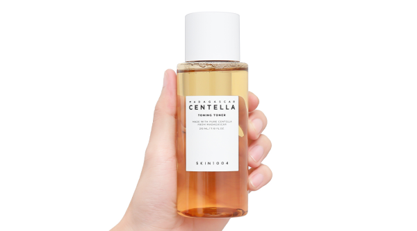 Toner Skin1004 Madagascar Centella Toning dưỡng ẩm cho da chai 210ml