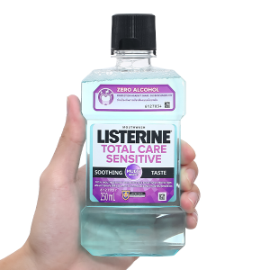 Nước súc miệng Listerine Total Care Sensitive hơi thở thơm mát chai 250ml