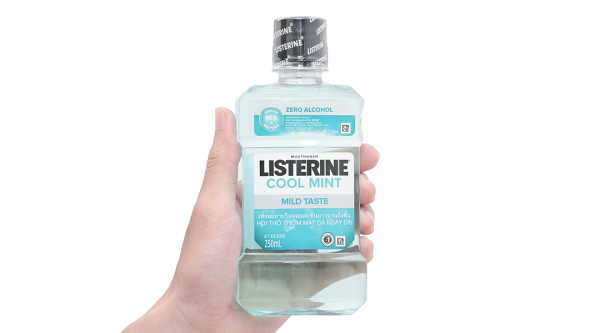 Nước súc miệng Listerine Cool Mint không cay ngừa mảng bám chai 250ml