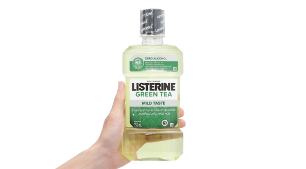 Nước súc miệng Listerine Trà Xanh ngăn ngừa sâu răng chai 750ml
