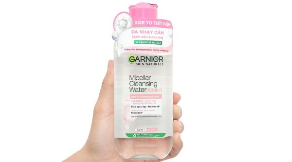 Nước tẩy trang Garnier All in 1 giúp làm sạch sâu, dịu nhẹ cho da nhạy cảm chai 400ml