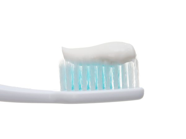 Kem đánh răng Sensodyne Multi Care bảo vệ răng, giảm ê buốt tuýp 100g