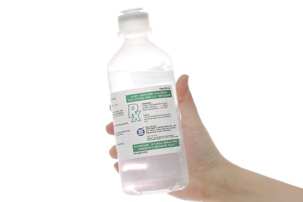 Dịch truyền 0.9% Sodium Chloride Solution Euro-Med bổ sung muối, nước chai 500ml