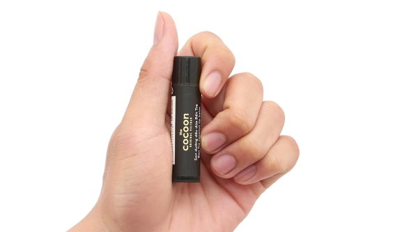 Son dưỡng Cocoon dầu dừa Bến Tre bảo vệ, chống khô môi cây 5g