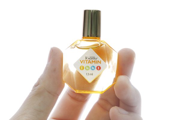 Dung dịch nhỏ mắt V.Rohto Vitamin cải thiện tình trạng giảm thị lực lọ 13ml